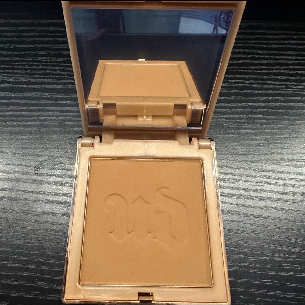 💜FREE SHIPPING💜Urban Decay stay naked “the fix” powder foundation 80NN
